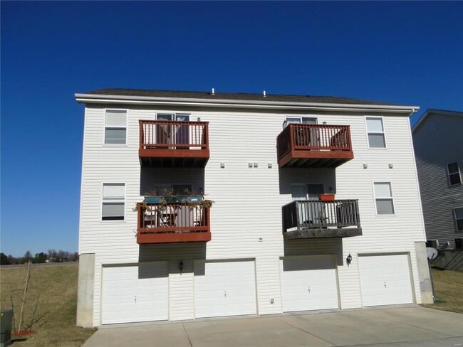 Building Photo - 712 Harbor Woods Dr