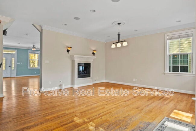 Building Photo - 1225 Hillside Ave