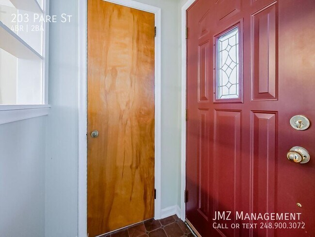 Building Photo - 203 Pare St