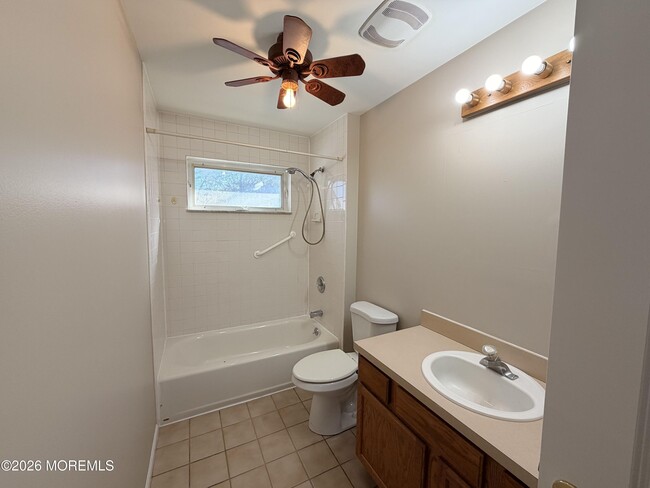 Building Photo - 703 Parkside Ave