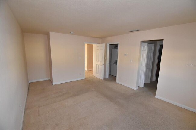 Building Photo - 220 Pompano Dr SE