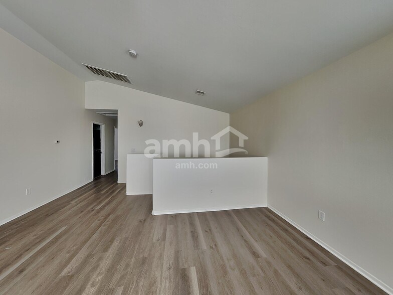 Building Photo - 1281 W Molinetto Dr