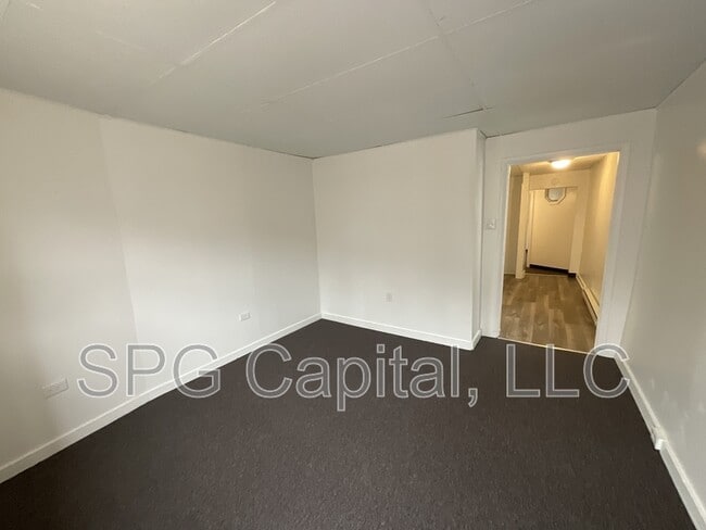 Building Photo - 152 Lincoln St