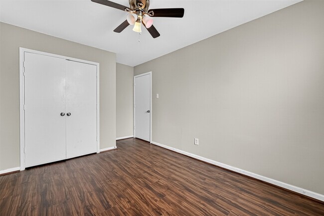 Building Photo - 17162 Summer Hollow Dr