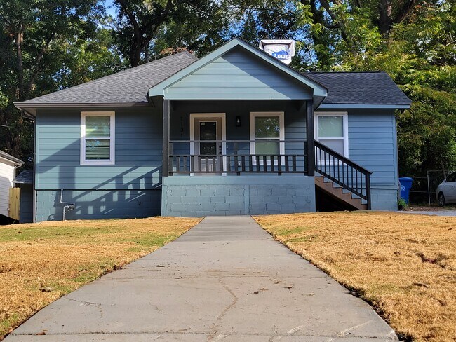 Building Photo - 1131 Montreat Ave SW