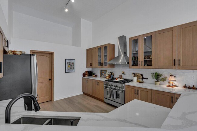 Building Photo - 2639 Berber St