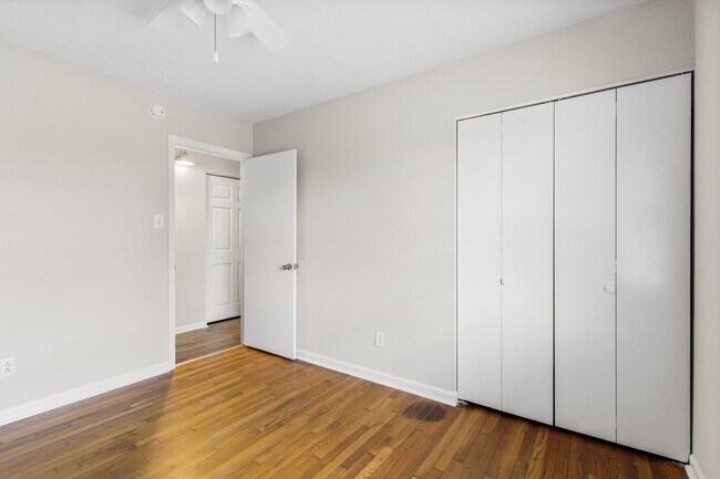 Building Photo - 3633 King Arthur Dr