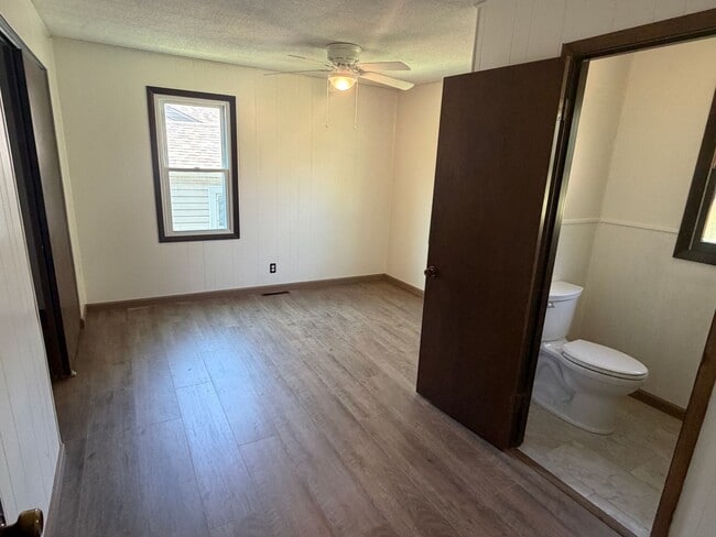 Building Photo - 203 Greenfield Dr