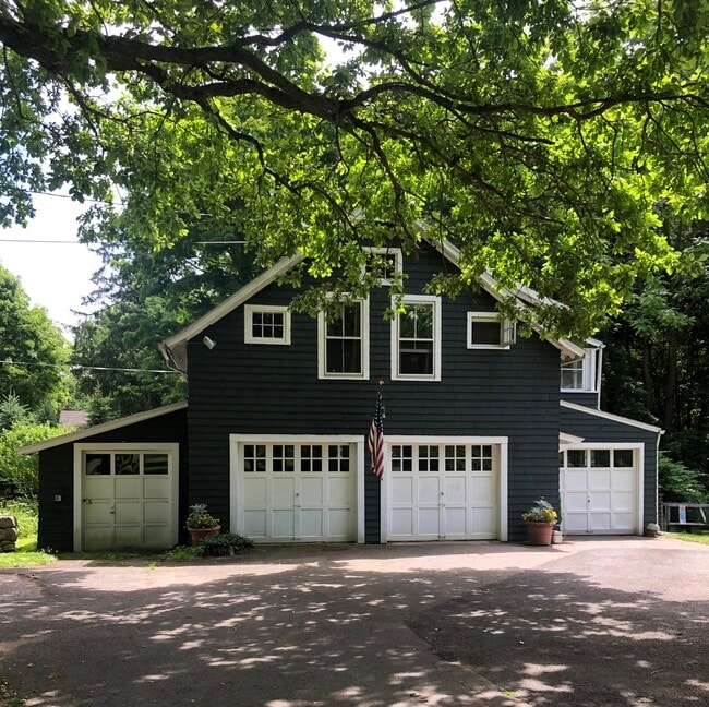 Building Photo - 856 Boston Post Rd