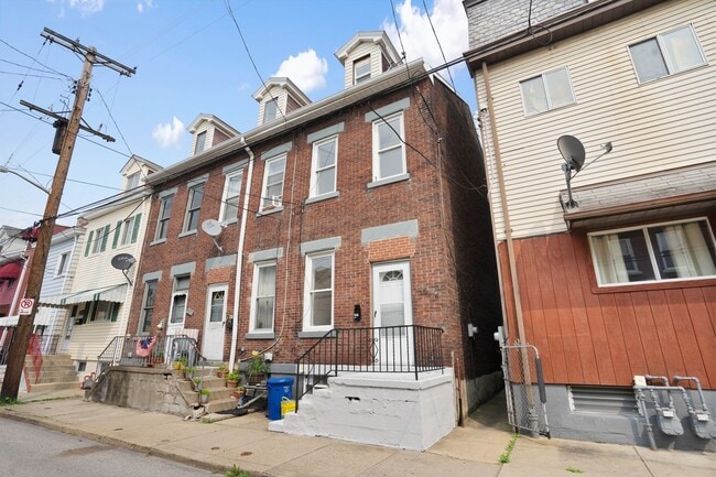Building Photo - 321 Taylor St