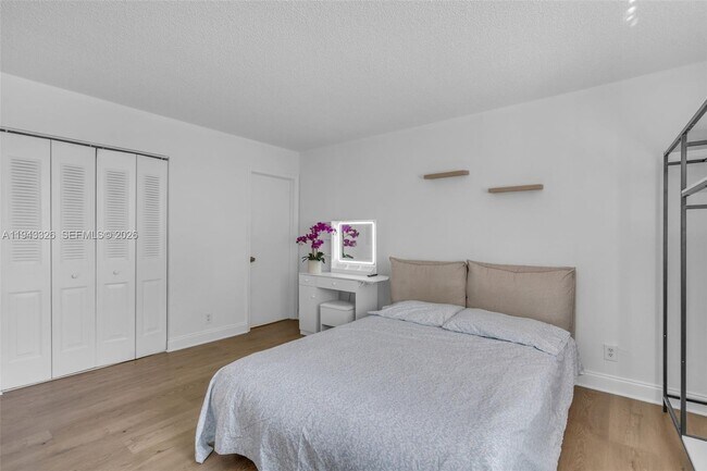 Building Photo - 9125 SW 77th Ave