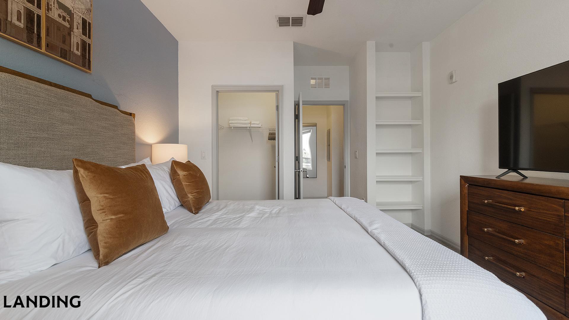 Building Photo - 9301 Summit Centre Way