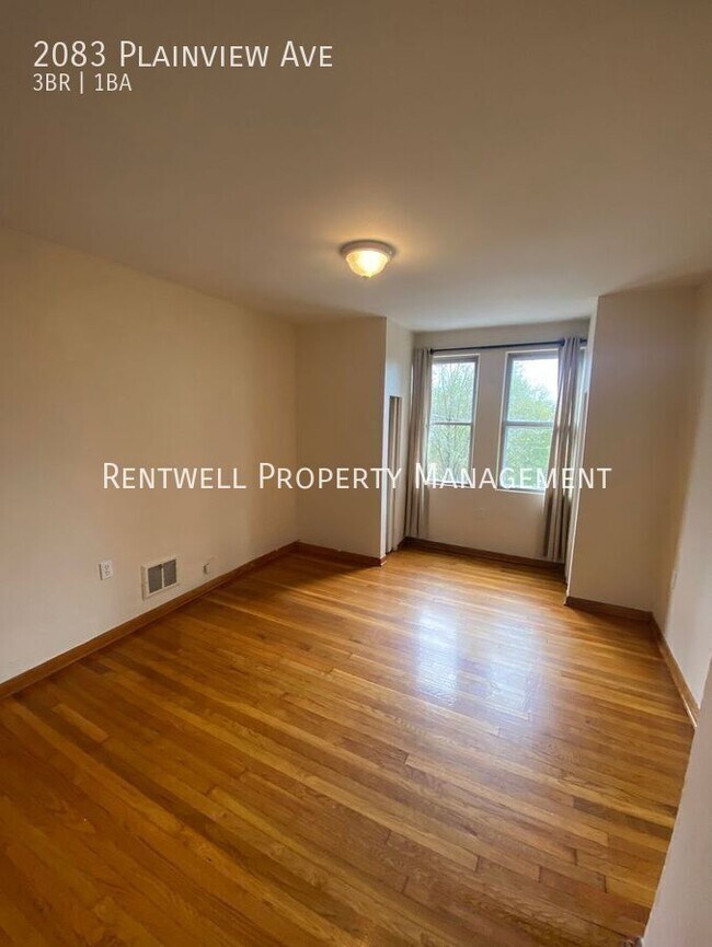 Building Photo - 2083 Plainview Ave