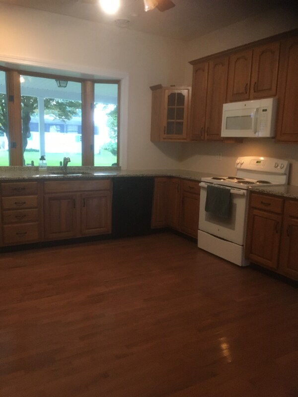 Building Photo - 508 N Front St