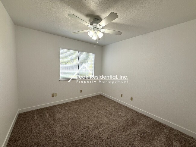 Building Photo - Wonderful Orangevale 4bd/2ba Home with 2 Car Garage!