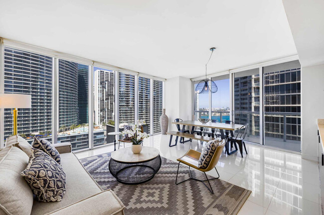 Building Photo - 485 Brickell Ave