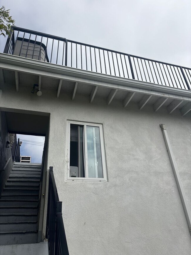 Building Photo - 1249 Torrey Pines Rd