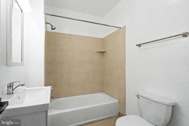 Building Photo - 1117 W Main St