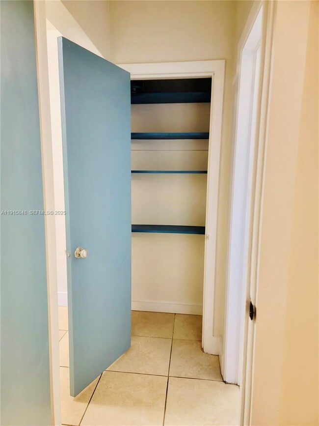 Building Photo - 3690 SW 24th St