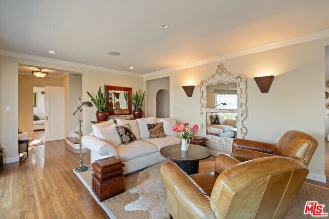 Building Photo - 7965 Fareholm Dr