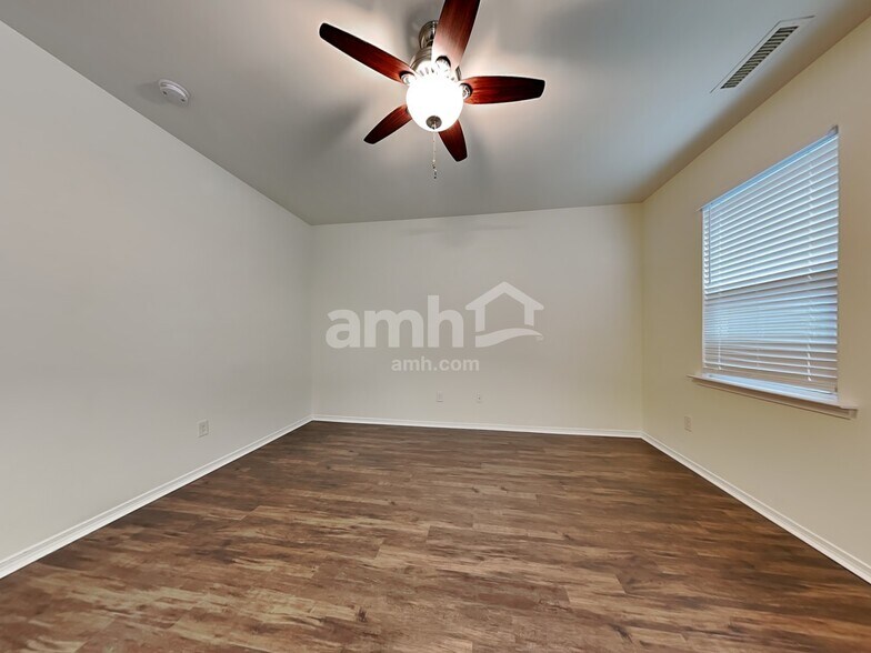 Building Photo - 4940 Sweet Shade Trail