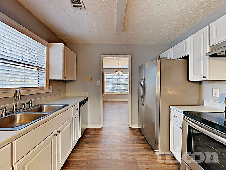 Building Photo - 520 Allens Landing Ct