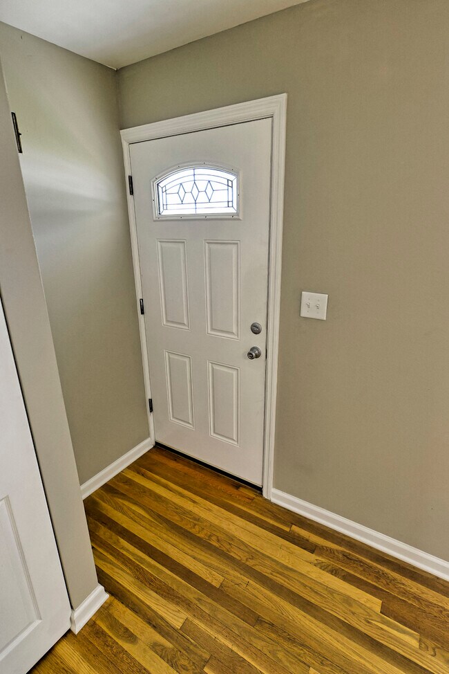 Building Photo - 2635 Netherton Dr