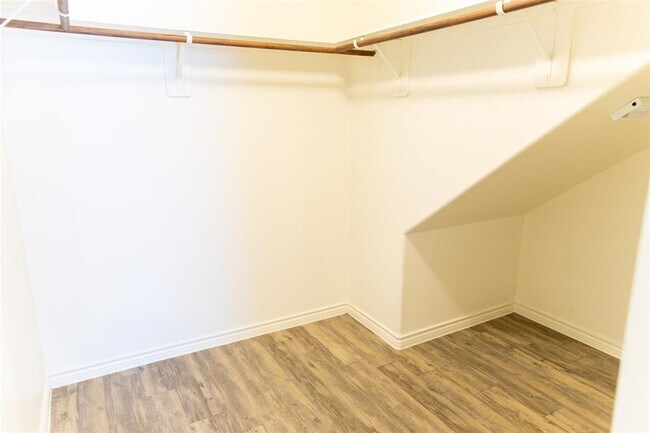 Building Photo - 4013 Bonita Springs Dr