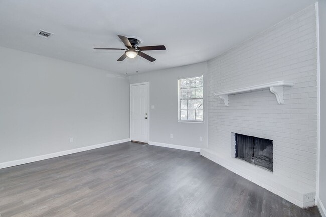 Building Photo - Excellent Newly Renovated Home!