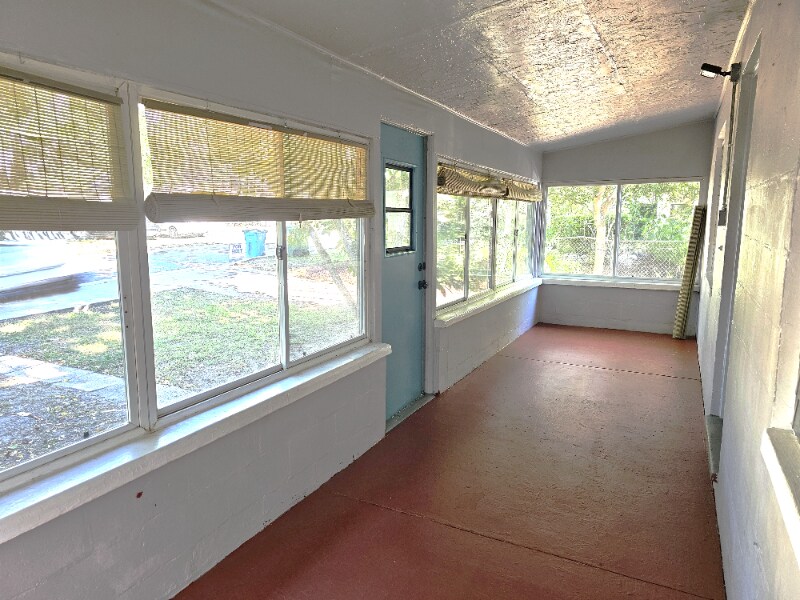 Building Photo - 1730 Ridgewood Ave