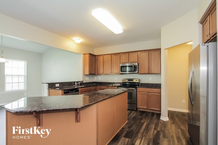 Building Photo - 3010 Robusta Court