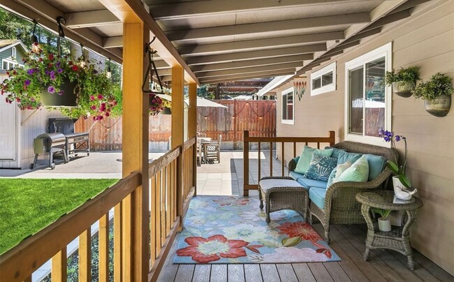 Building Photo - Updated 3-Bedroom Rambler with Large Yard in North Bend