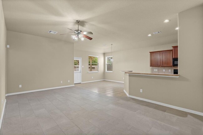Building Photo - 26350 Longview Creek Dr