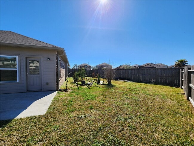 Building Photo - 12708 S Shore Dr