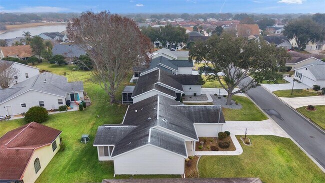 Building Photo - 807 Ramos Dr