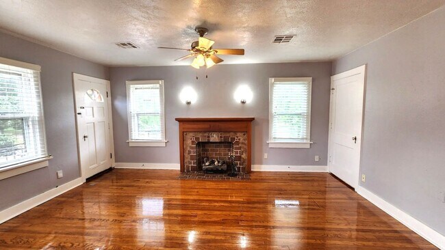 Building Photo - 1403 N Miller Blvd
