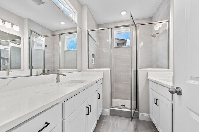 Building Photo - Barely Living in Single Family 3bed/2bath/2-car garage in Lake Nona