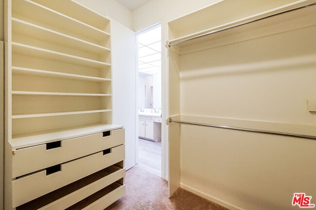 Building Photo - 11805 Mayfield Ave