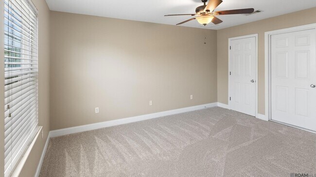 Building Photo - 4441 Burbank Dr