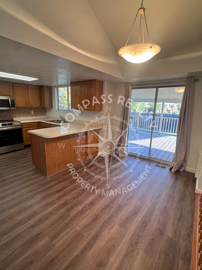 Building Photo - 1226 Brandonwood Dr