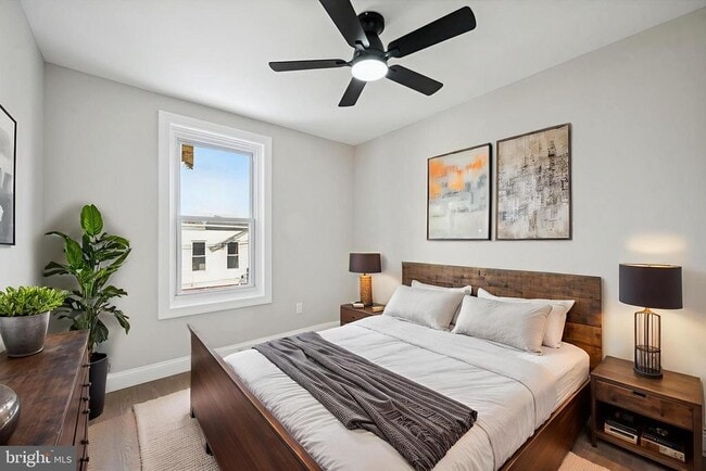 Building Photo - 2165 Conlyn St