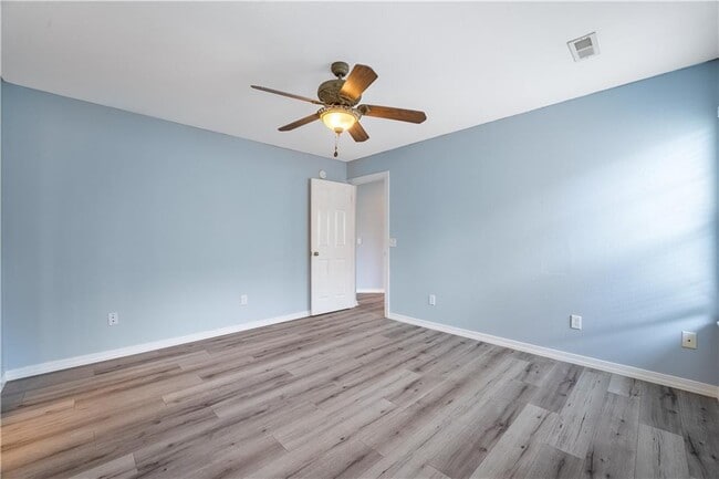 Building Photo - 3509 SW Carriageway Ave