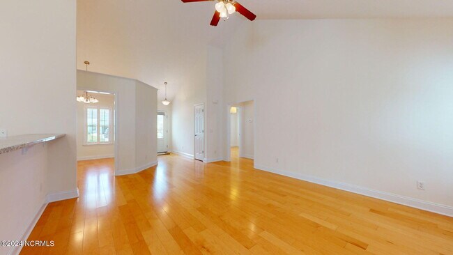 Building Photo - 536 Catamaran Dr