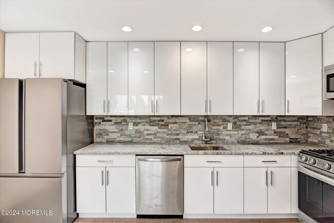 Building Photo - 43 Hummingbird Ct