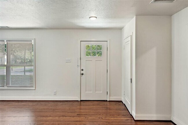 Building Photo - 933 Keith Pumphrey Dr