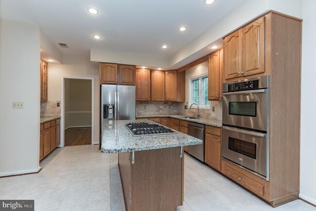 Building Photo - 13907 Willow Tree Dr