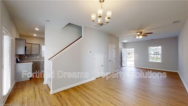 Building Photo - 3413 Littlefield Wy