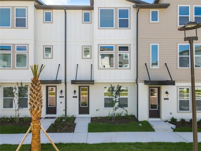 Building Photo - 12518 Willstatter Ave