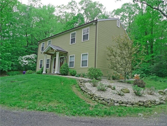 Building Photo - 832 Old Waterbury Rd