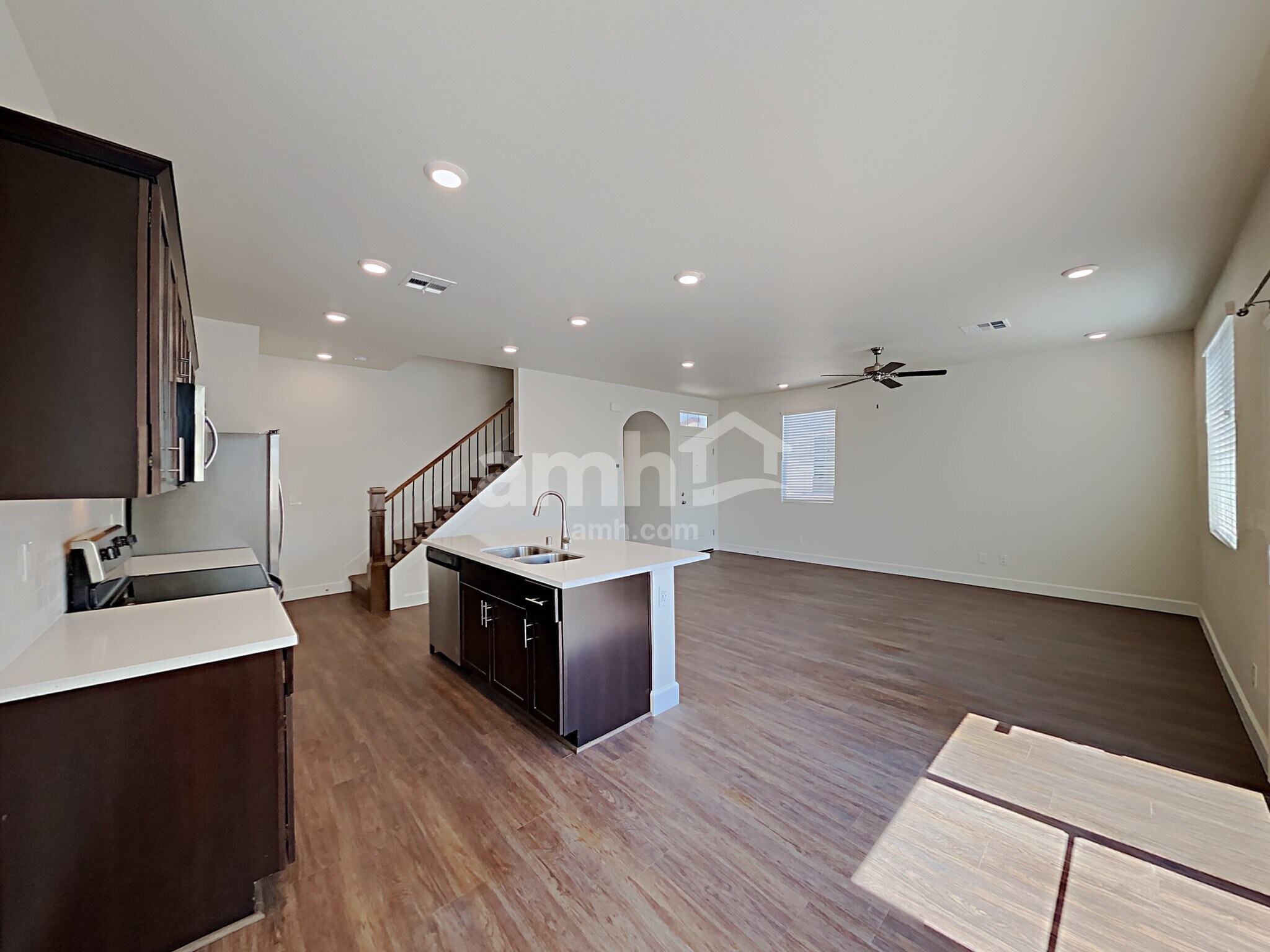 Building Photo - 9611 Harkes Dr
